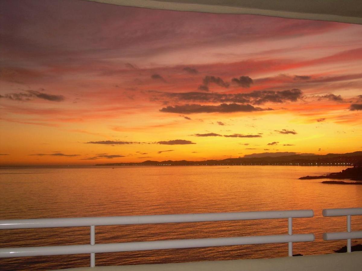 Holidays2Benalmadena Torrequebrada Sea View Front Beach With Pool Parking & Terraces Exteriér fotografie